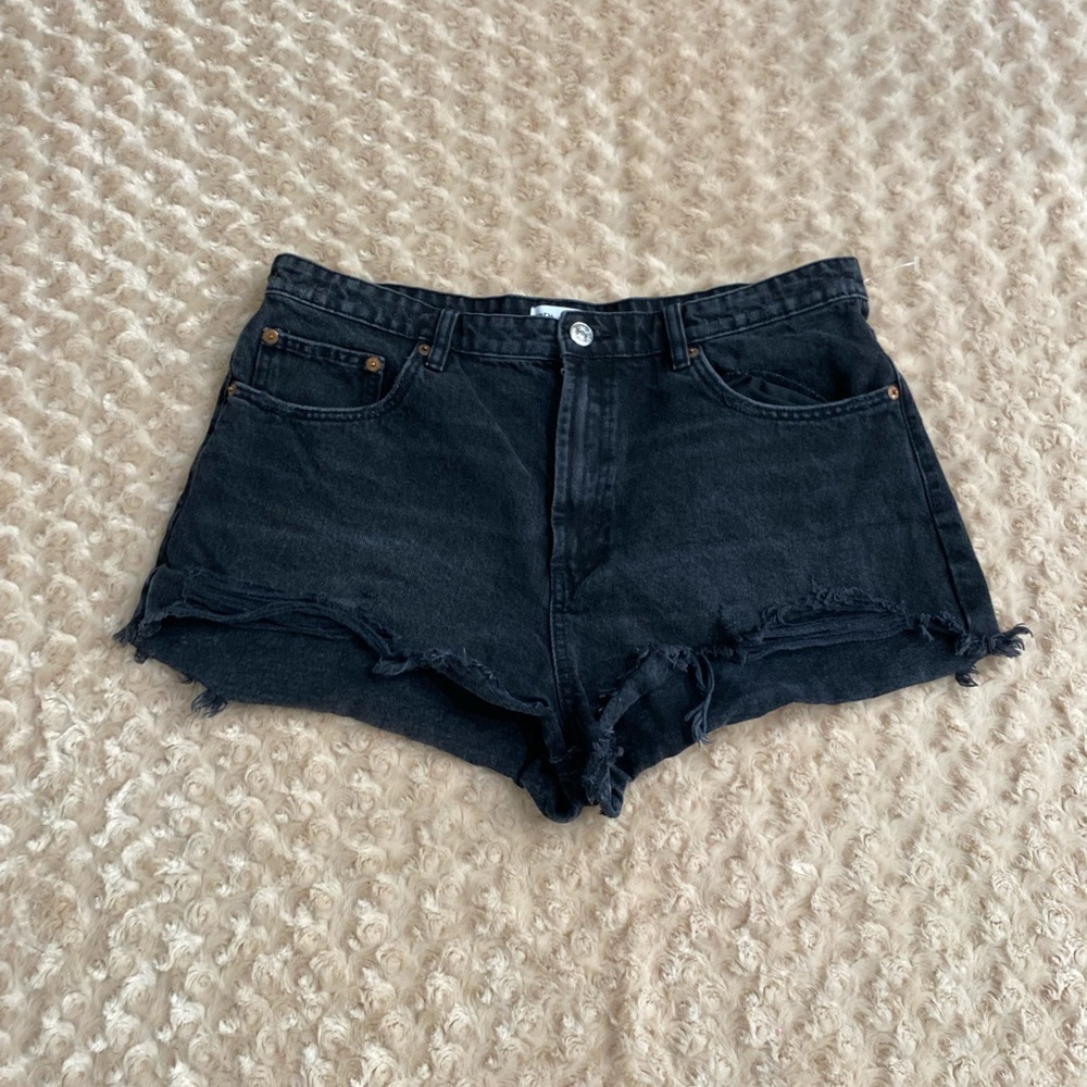 Zara Women size 14 Black high Waist Ripped Style Shorts